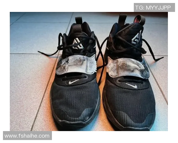 提升你的球场魅力足球明星增高鞋助你成为场上焦点 提升你的球场魅力足球明星增高鞋助你成为场上焦点