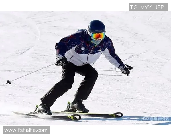 足球明星头像展示法国男生的魅力与风采，尽显青春活力与运动激情